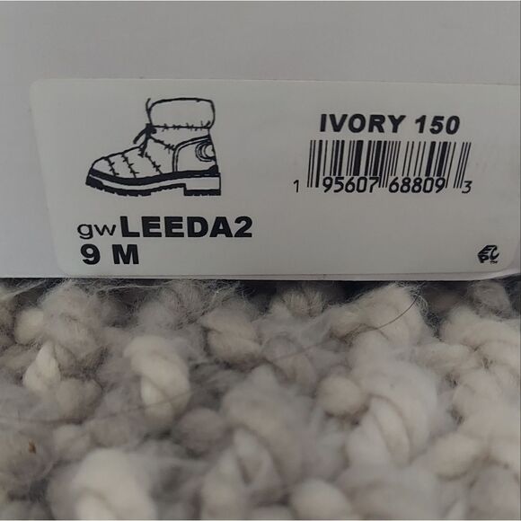 NWT Guess Women’s Leeda 2 Cold Weather Winter Snow Boots Ivory Size 9 - Picture 14 of 16